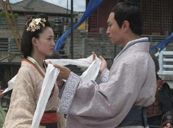 她怀孕14个月生下皇子，为什么还会被赐死