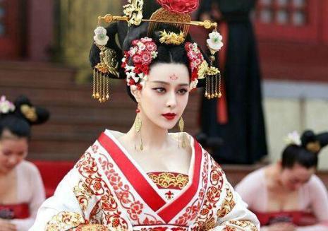 古代皇帝登基之后 他是怎么处理上一位的后宫的