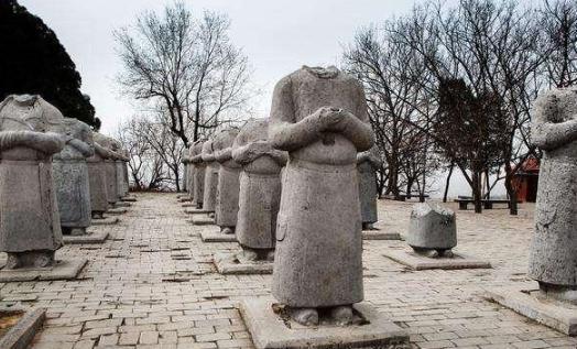 魏征死后，为什么李世民亲手推倒了给他立的墓碑