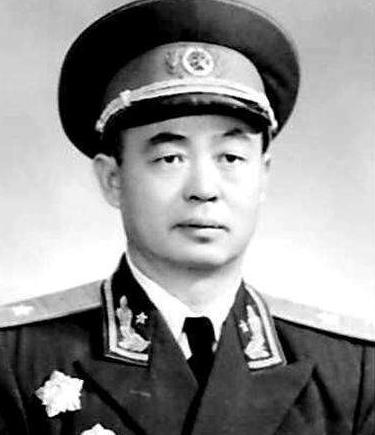 彭富九跟岳父周士第在一起为什么从来不谈工作