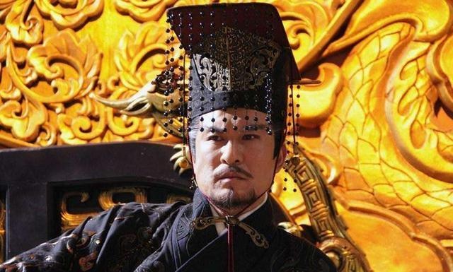 暴君秦始皇为什么不像​勾践​、刘邦、朱元璋那样诛杀功臣？