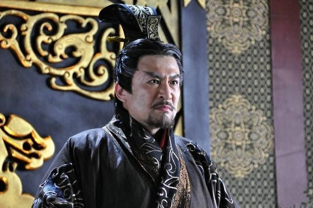 暴君秦始皇为什么不像​勾践​、刘邦、朱元璋那样诛杀功臣？