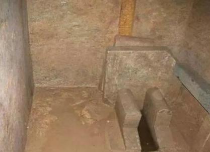 古代宫里的娘娘都是怎么上厕所的 她们都是什么呢