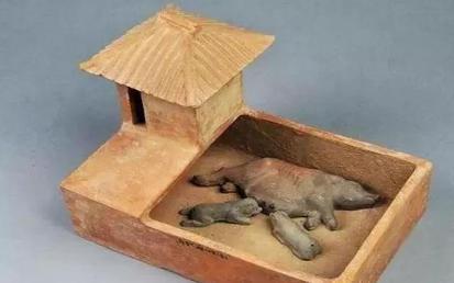 古代宫里的娘娘都是怎么上厕所的 她们都是什么呢