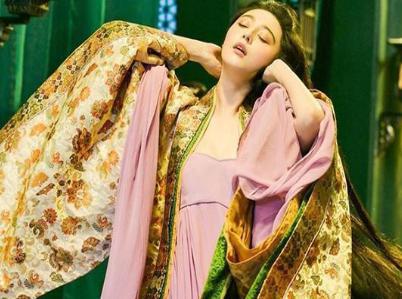 古代宫里的娘娘都是怎么上厕所的 她们都是什么呢