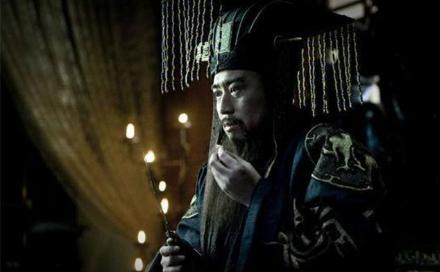 为什么从秦始皇之后的龙袍会变成黄色 最后是怎么演变下去的