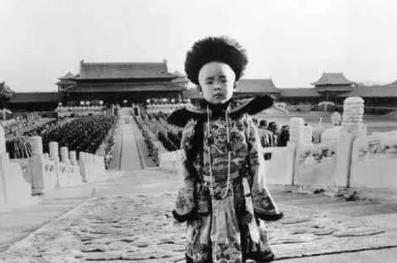 文绣和溥仪离婚后，这位昔日皇妃后来怎么样了