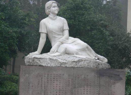 情报女将张露萍,为什么38年之后才为她平反