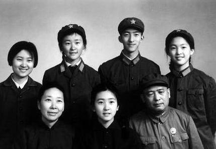 余秋里后代子女现状如何