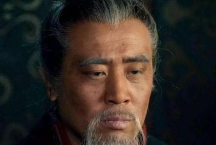 曹操摆鸿门宴煮酒论英雄 为什么他会放过刘备呢