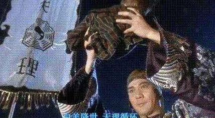 揭秘故宫匾额上面为何有一支箭 为什么这么多年无人敢碰呢