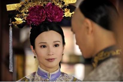 康熙为什么会这么他的这位儿媳妇郭络罗氏 她做了什么错事吗