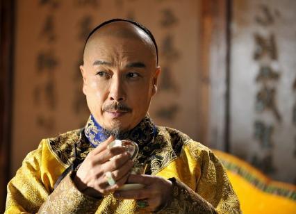 康熙为什么会这么他的这位儿媳妇郭络罗氏 她做了什么错事吗