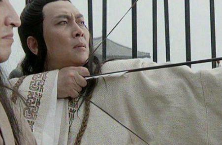 周朝存在800多年，周朝的王权是怎么一去不复返的