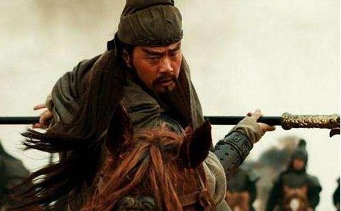 关羽是卖枣的,张飞是杀猪的,他们武功从哪里学的?