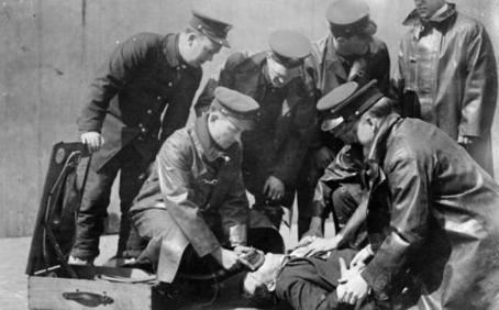 慈禧为什么选择溥仪继承皇位 继承皇位的原因是什么