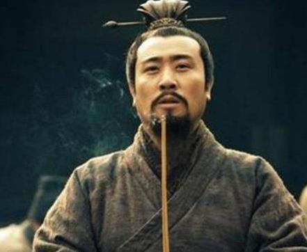 刘备为什么能成为三兄弟的老大呢 这里面有什么原因吗