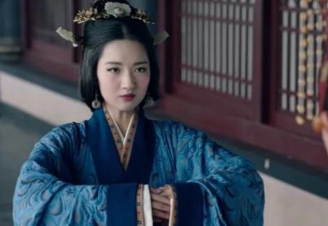 曹节是曹操的女儿，她为什么不帮曹操却要帮汉献帝