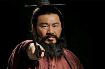 面对众人要救曹操 为什么曹操不感激反而要将其杀害呢