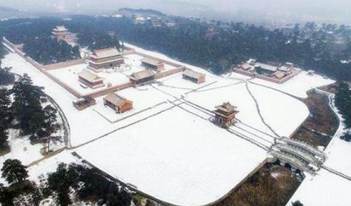 雍正死后，为什么没有葬在清东陵