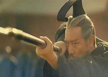 曹操为什么不愿意称帝 而晚年却想当周文王呢