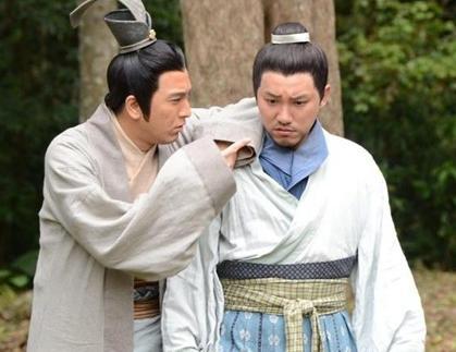 他作为荆州的守城一方完全有能力和曹操一战 为什么却投降了呢