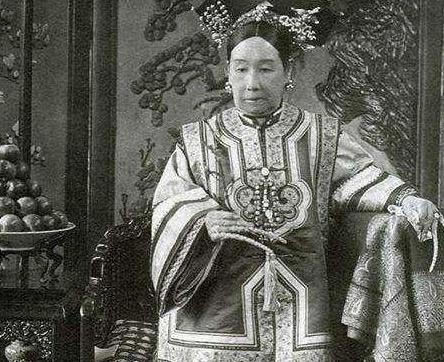 慈禧为什么会立溥仪为帝呢 因为他们没有留有子嗣