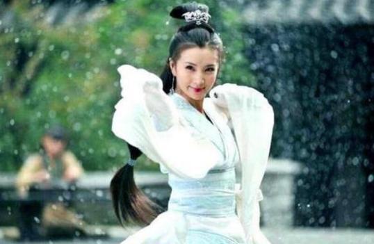 曹操将貂蝉送给关羽。为什么次日她就自尽了