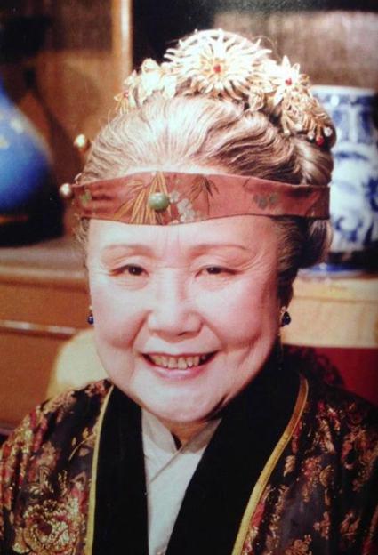 为什么贾代善的爵位还是超品德国公，到贾赦就成了一等将军了