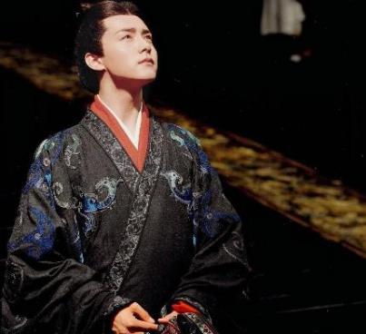 曹操封公荀彧反对 为什么曹操送他一个空盒他却因此忧惧而死呢