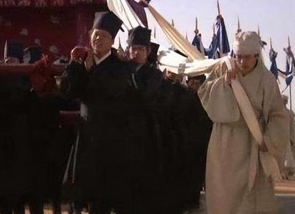 古代皇帝下葬皇陵时候 最后一个工匠是怎么逃脱的</span>
                      