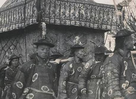 古代皇帝下葬皇陵时候 最后一个工匠是怎么逃脱的</span>
                      