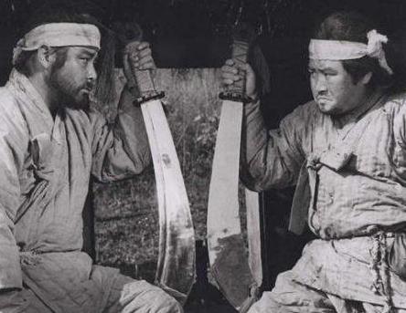 古代断头饭想吃什么就有什么吃的 为什么还要放一块生肉呢