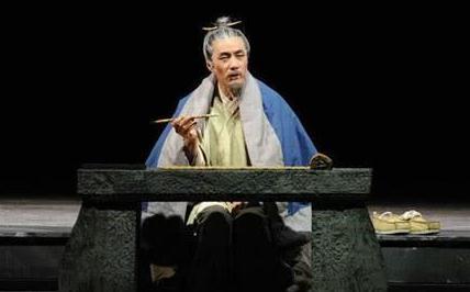 为什么秦始皇死后 六国的贵族才敢露头造反呢