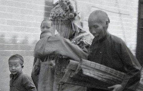 不孝有三无后为大 清朝穷人娶不到老婆是怎么延续香火的</span>