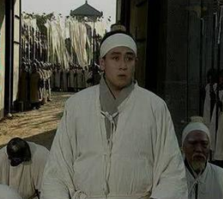 力士山周王室是如何日渐衰微的？与郑国有何关系？</span>
                      