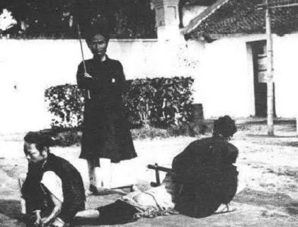 古代刑罚到底是什么样的 笞刑为什么要脱掉裤子</span>