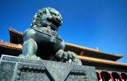 石狮子嘴里的球为什么拿不出来