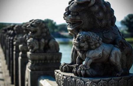 石狮子嘴里的球为什么拿不出来