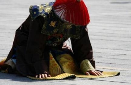 明朝大臣敢以死进谏皇帝 为什么清朝大臣却是唯唯诺诺不敢对皇帝进谏呢