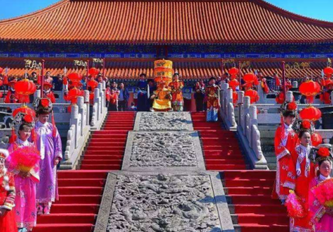 清朝大臣上朝时为什么会空着肚子 大臣口含人参又是怎么回事</span>
                      