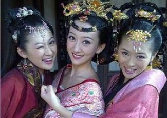 被皇帝打入冷宫的嫔妃，太监们为什么要争抢