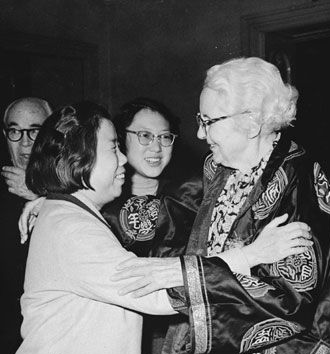 安娜·路易斯·斯特朗为什么要在中国定居