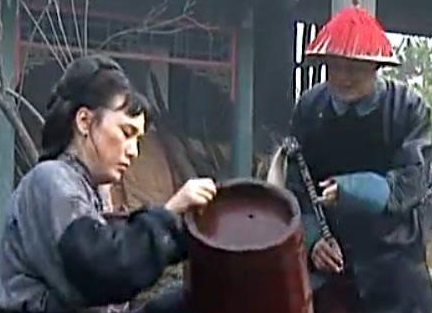 古代妃子被皇帝打落冷宫后 太监为什么还会抢着去伺候她们</span>