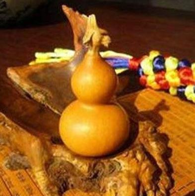 古代给满月孩子穿衣服的,为什么必须是姥姥