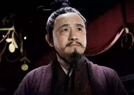 鬻拳不让战败的楚文王进城，为什么还被称为忠臣？</span>
                      