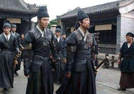 古代太监和侍卫都在皇宫里边 侍卫为什么不需要净身</span>
                      