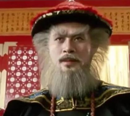 康熙早年生擒了鳌拜 康熙晚年为什么又给他平凡</span>