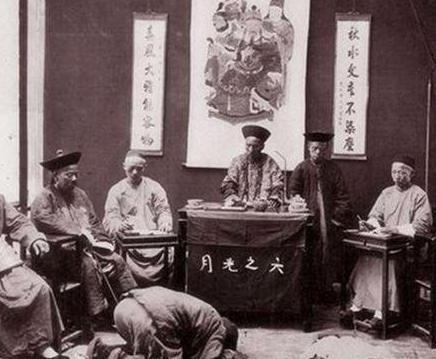 康熙并不是大家想象的那么完美 他做的暴行有哪些