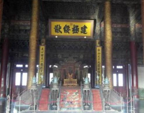 紫禁城是刘伯温帮朱棣修建的吗